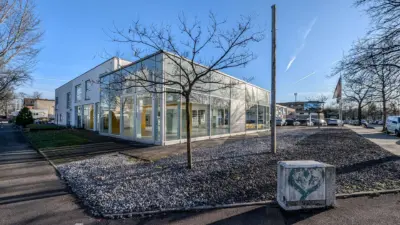 GEWERBEAREAL MIT BETREIBERWOHNUNG, 79111 Freiburg, Halle